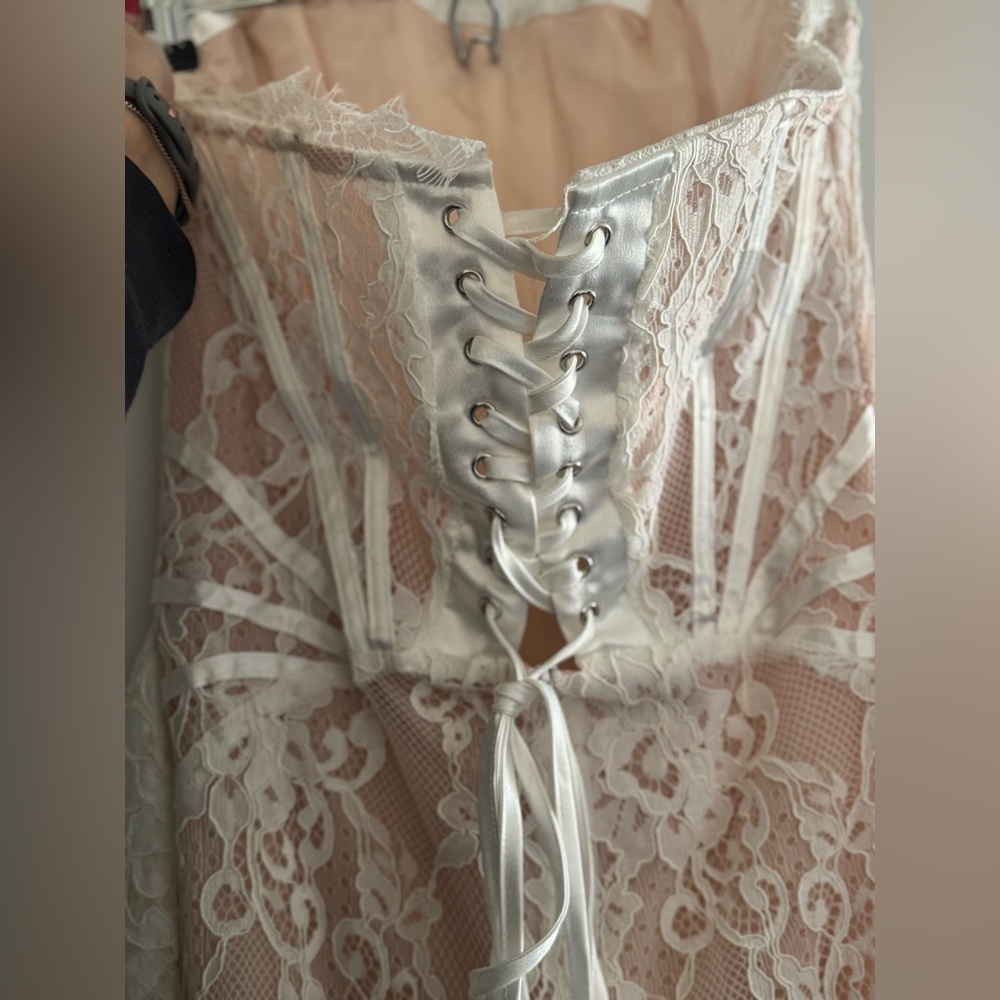 Elegant White Lace Mini Dress - Picture 13 of 14